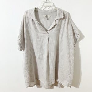 Thread and Supply Short SleeveV-neckline Pointed Collar Grye Relaxed Fit Blouse